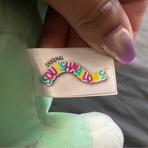 squishmallow hug mees Rafa the dinosaur - Picture 4 of 4